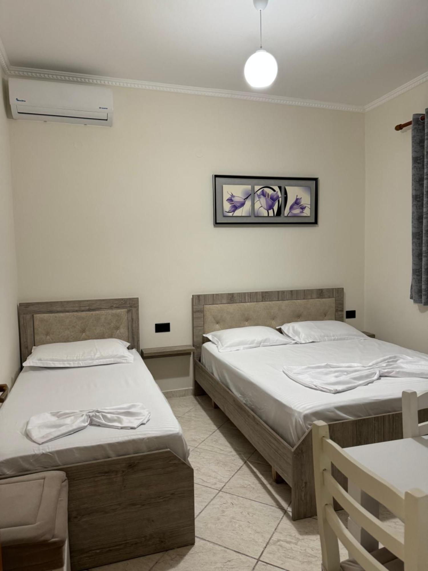 Vila Eljus Durrës Esterno foto