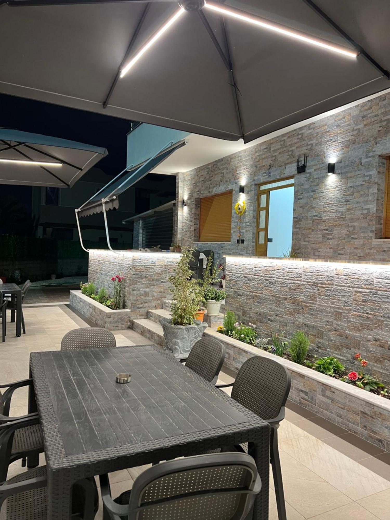 Vila Eljus Durrës Esterno foto