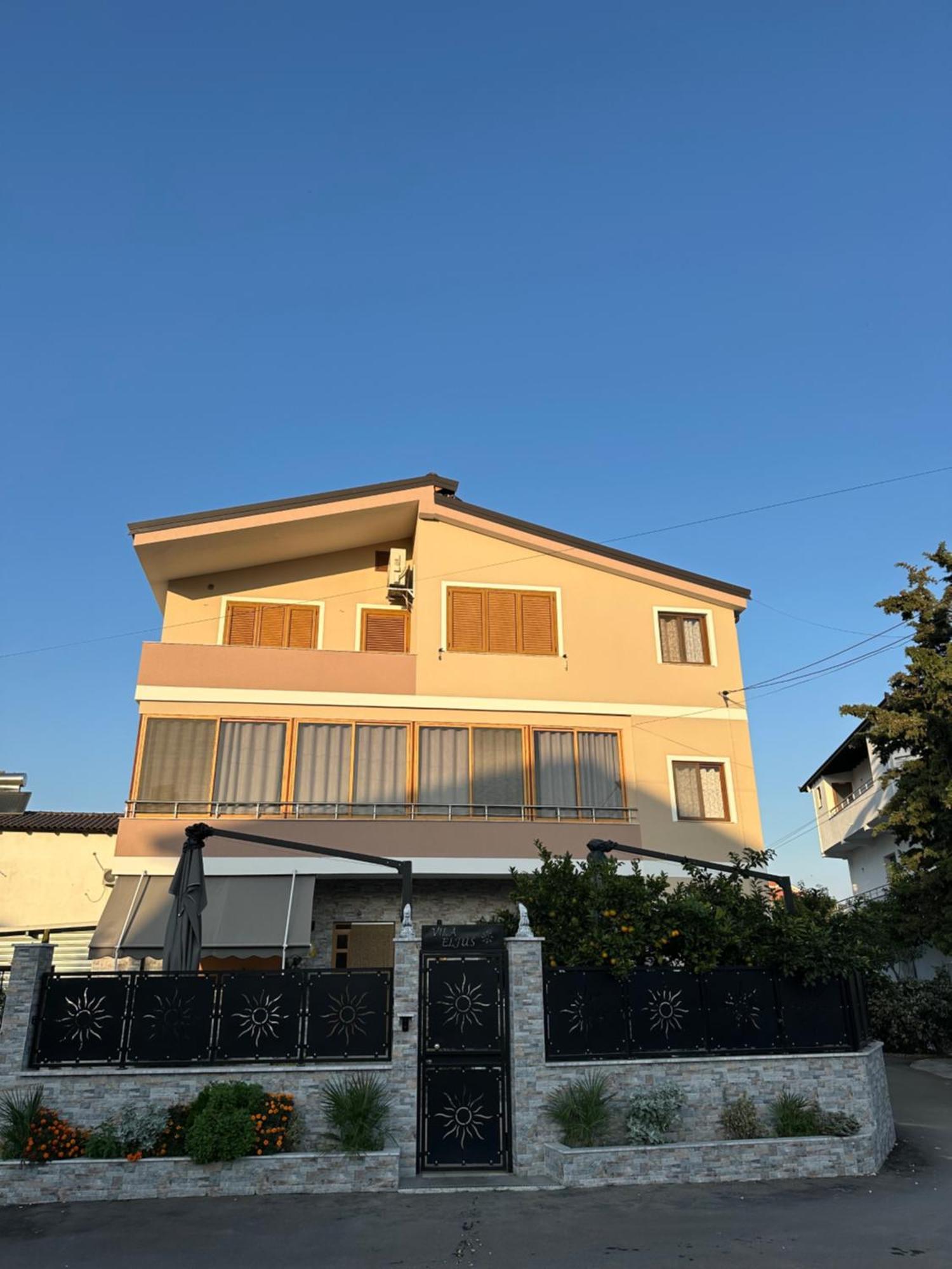 Vila Eljus Durrës Esterno foto