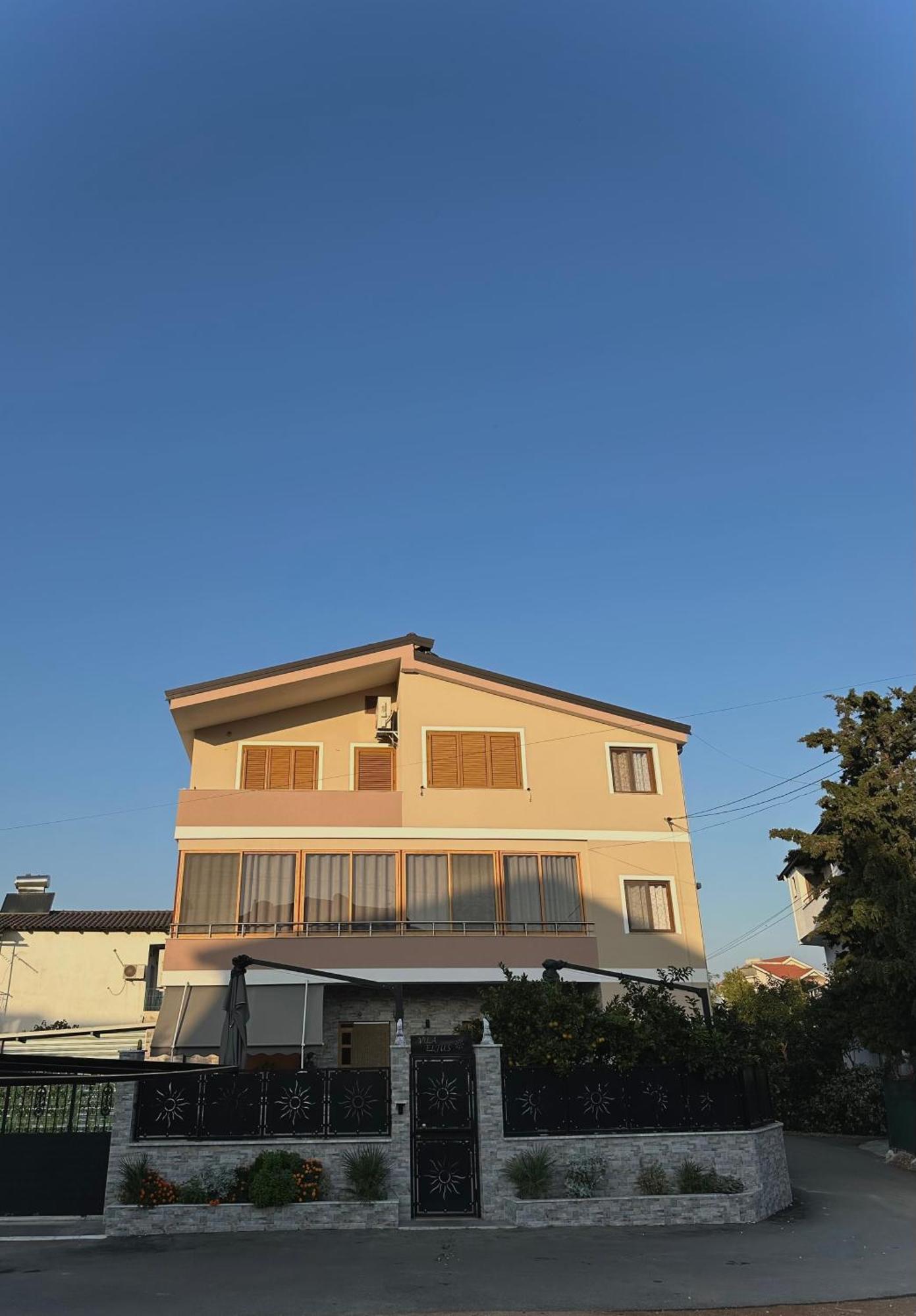 Vila Eljus Durrës Esterno foto